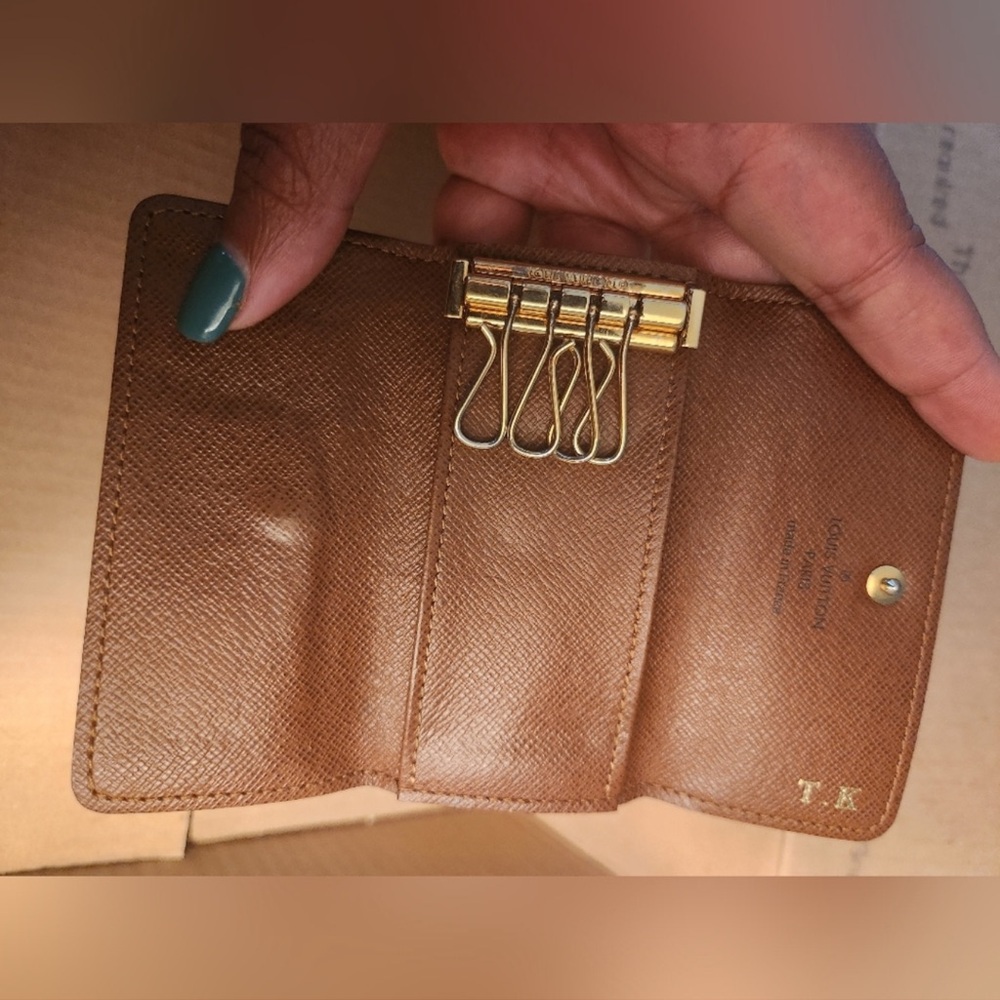 Louis Vuitton key holder - Picture 3 of 4